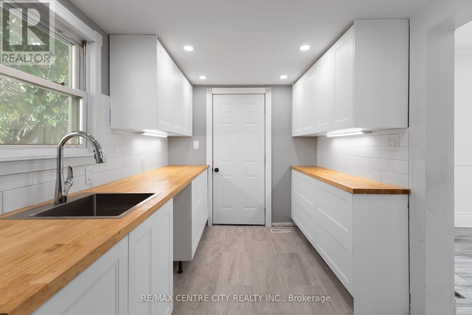 97 Walnut Street, London North (north N), Ontario