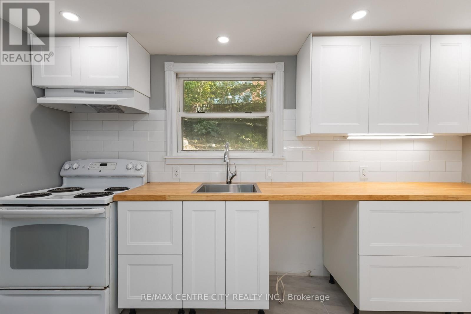 97 Walnut Street, London North (north N), Ontario