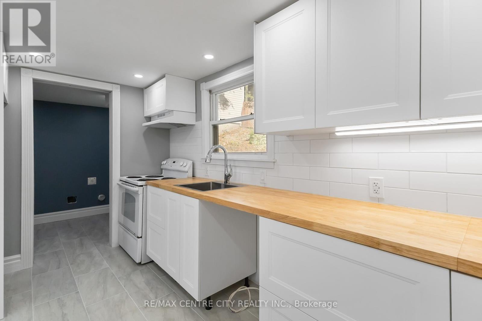 97 Walnut Street, London North (north N), Ontario