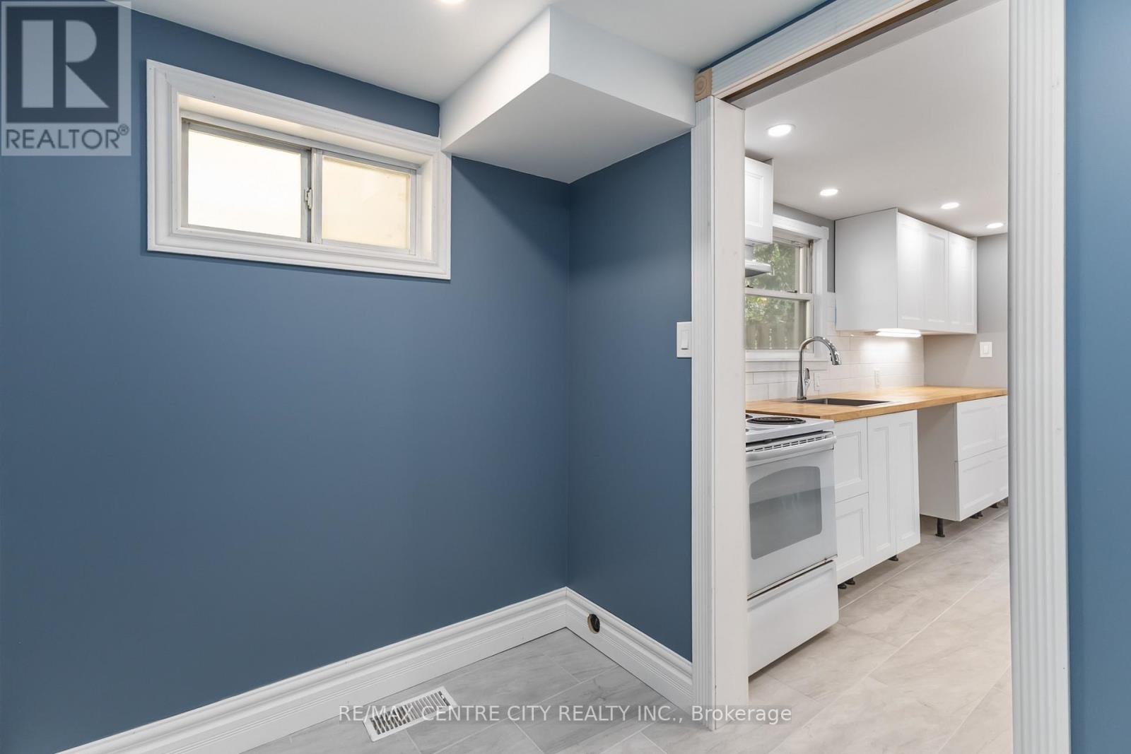 97 Walnut Street, London North (north N), Ontario