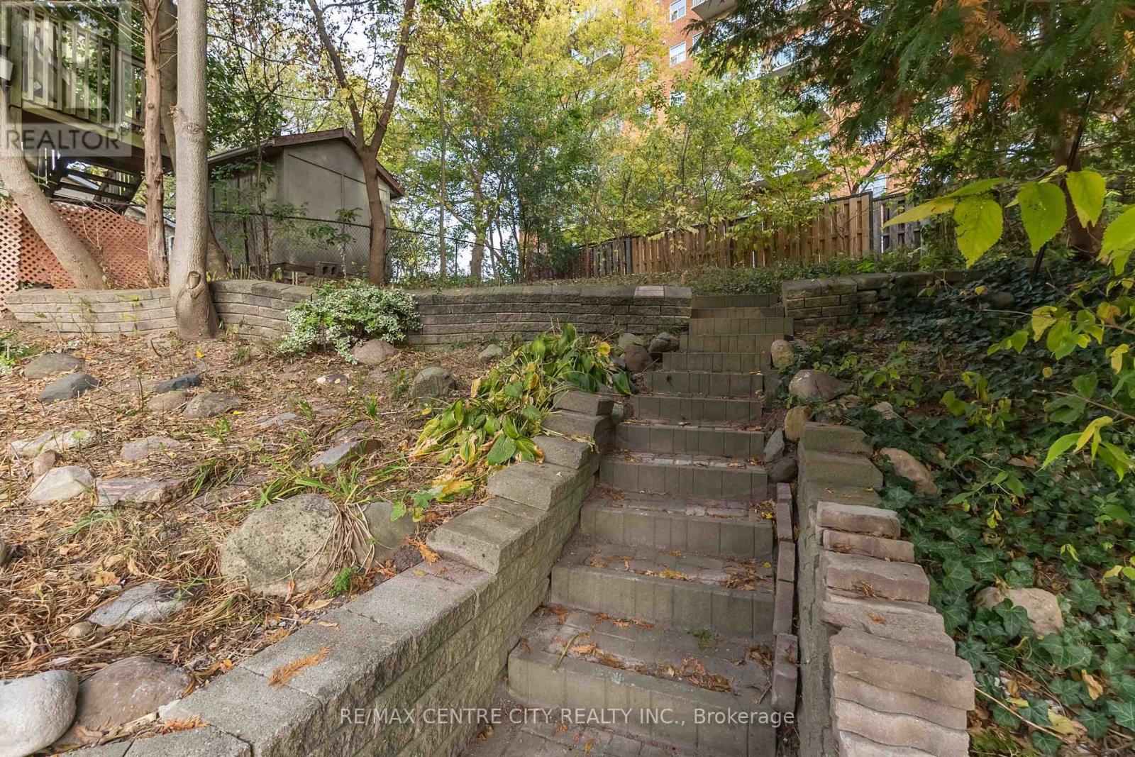 97 Walnut Street, London North (north N), Ontario