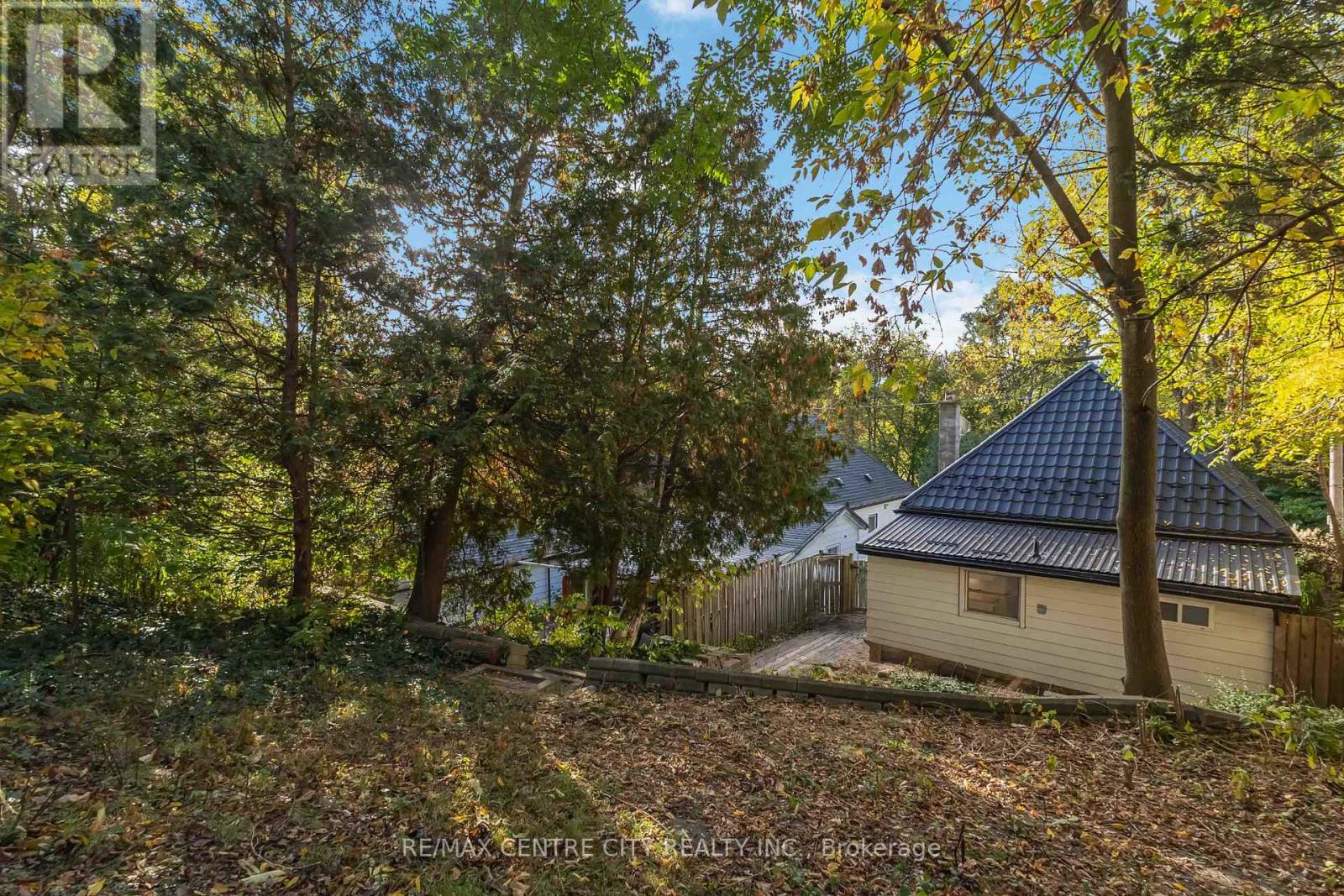 97 Walnut Street, London North (north N), Ontario