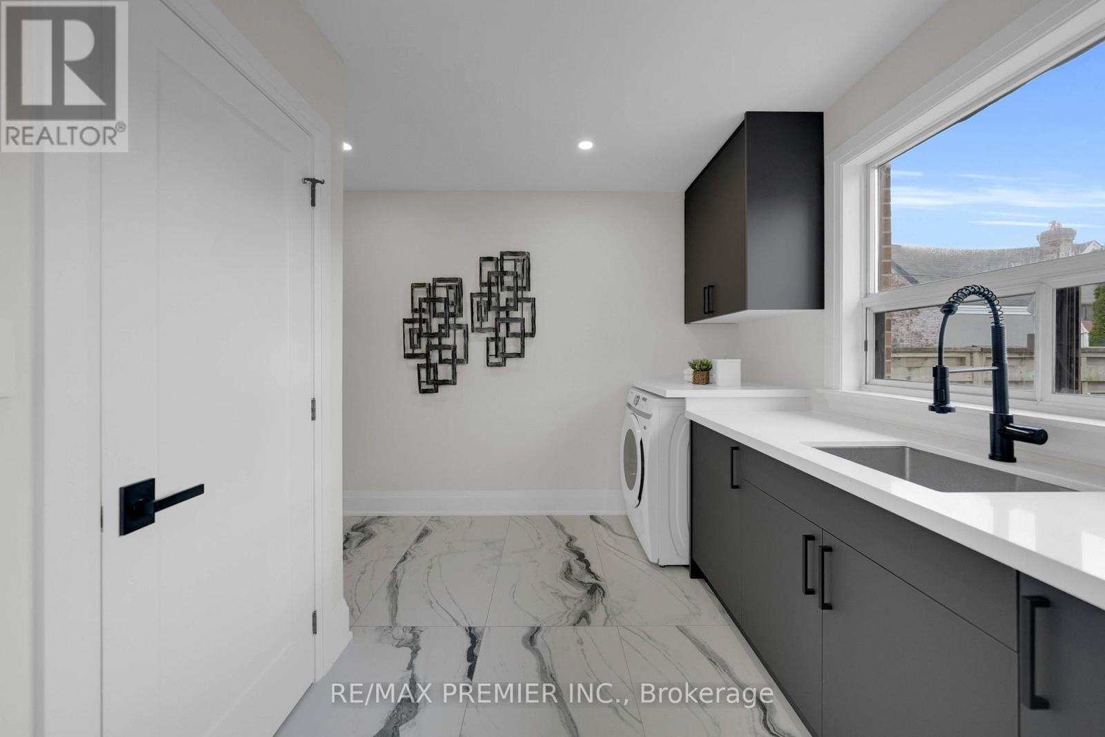 388 Crawford Street, Toronto (trinity-bellwoods), Ontario