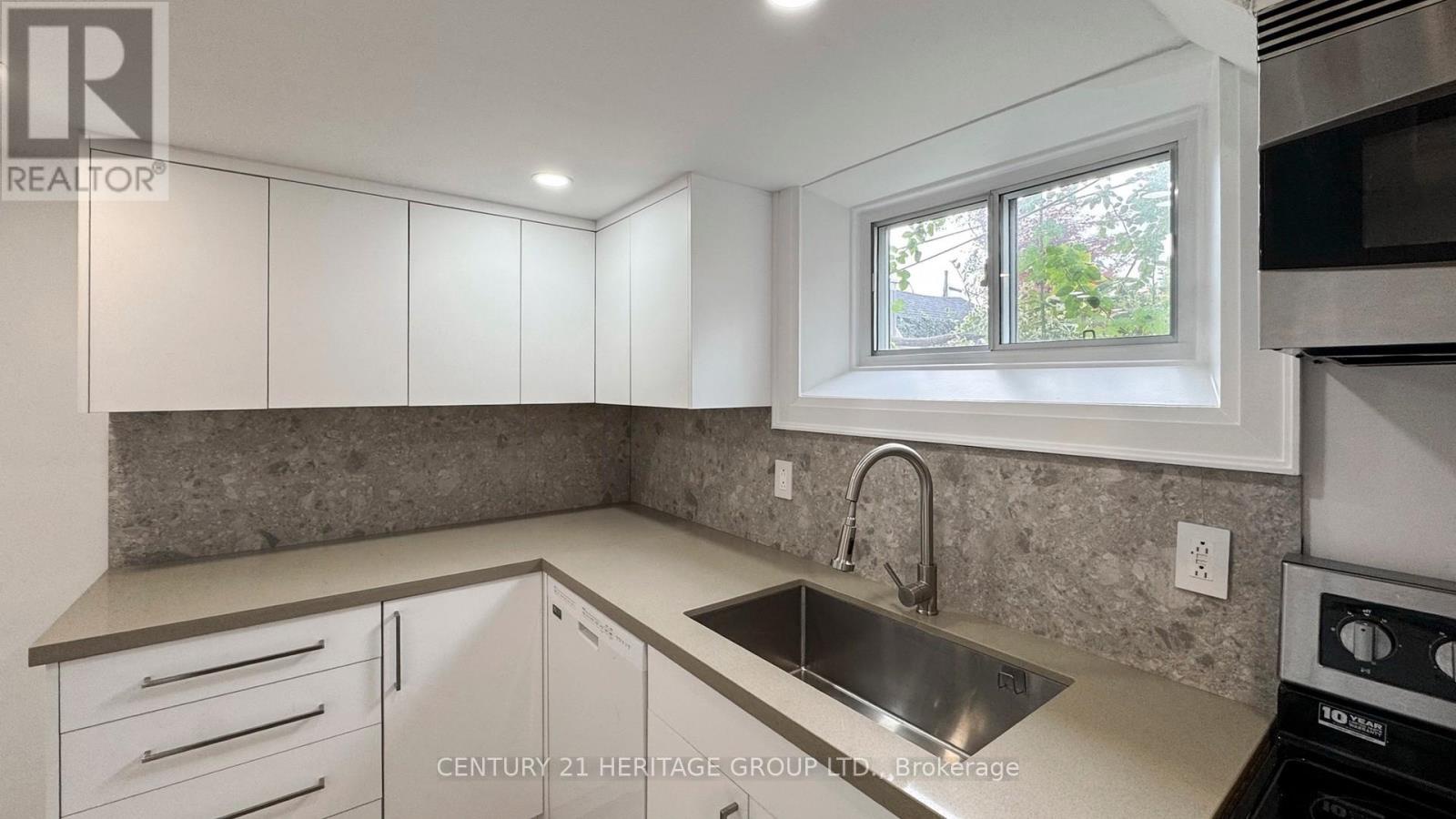 226 Donlands Avenue, Toronto (danforth Village-east York), Ontario