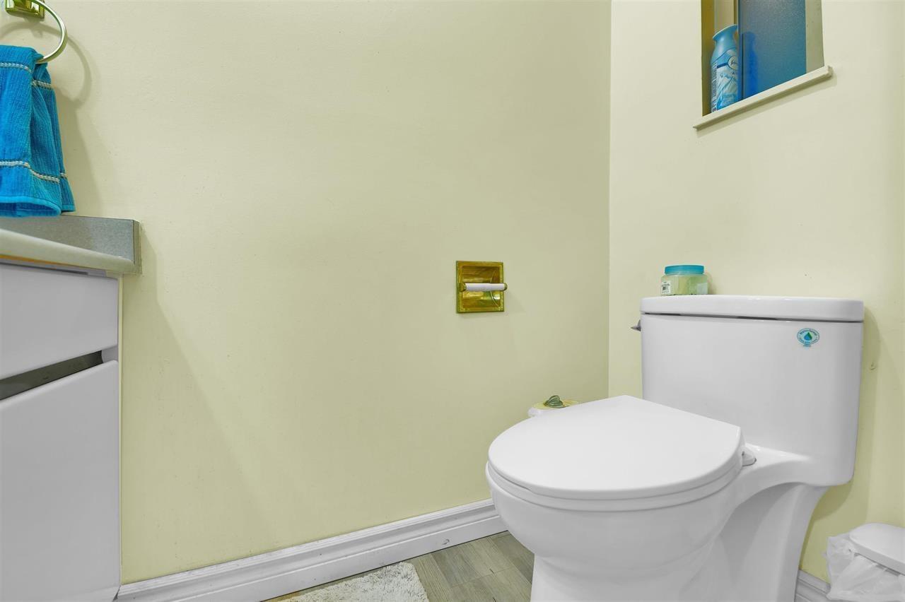 33 3075 Trethewey Street, Abbotsford, British Columbia