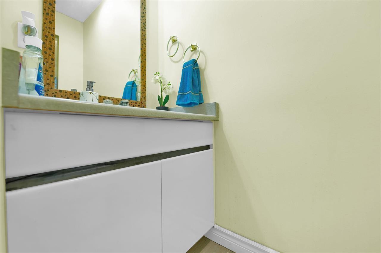 33 3075 Trethewey Street, Abbotsford, British Columbia