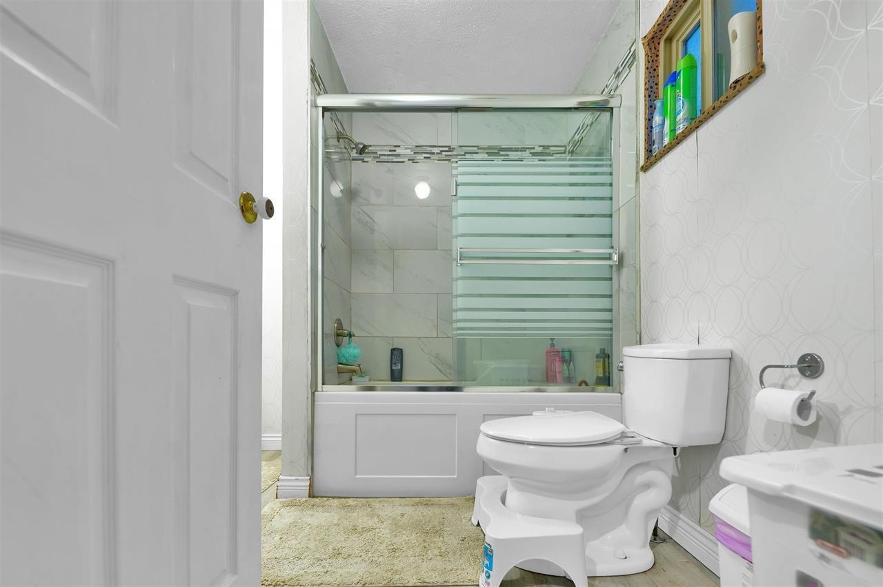 33 3075 Trethewey Street, Abbotsford, British Columbia