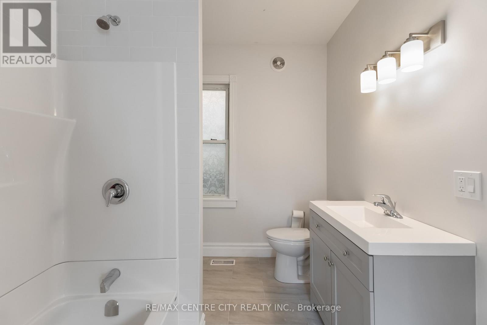 97 Walnut Street, London North (north N), Ontario