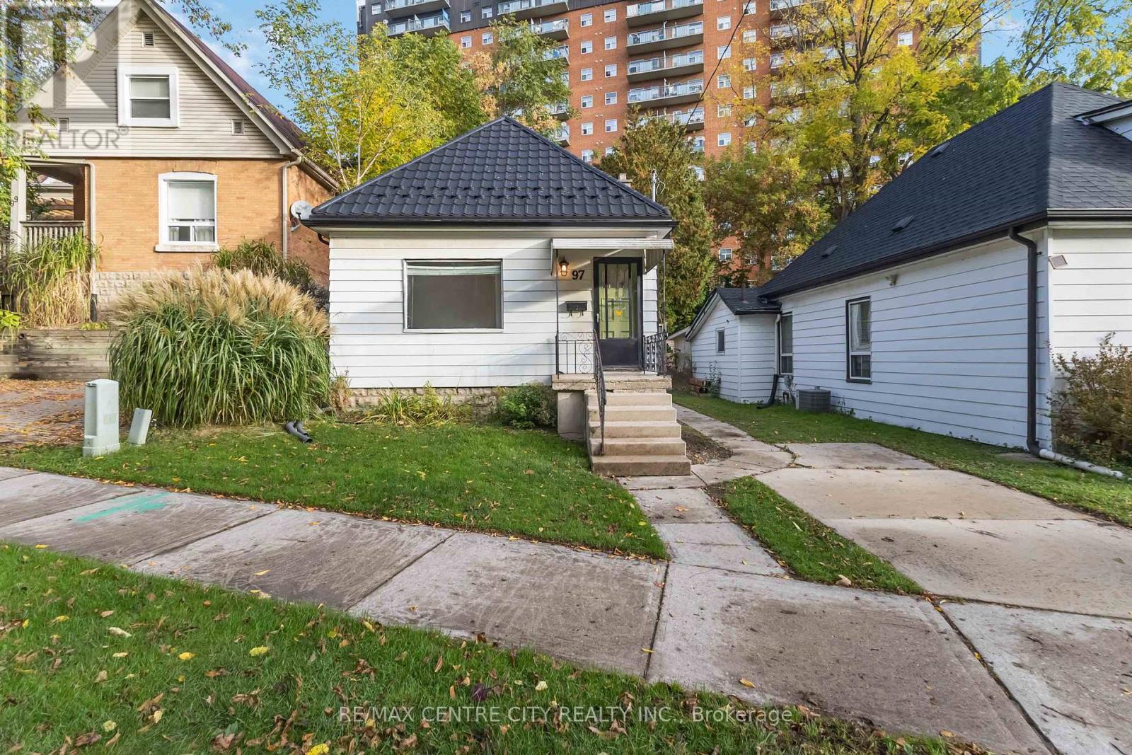 97 Walnut Street, London North (north N), Ontario