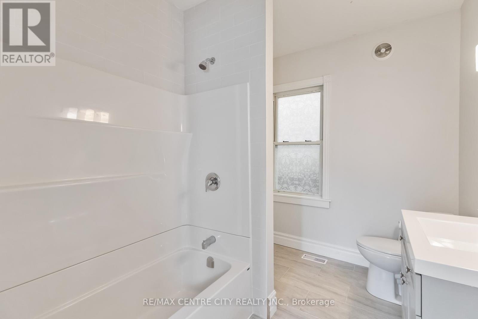 97 Walnut Street, London North (north N), Ontario