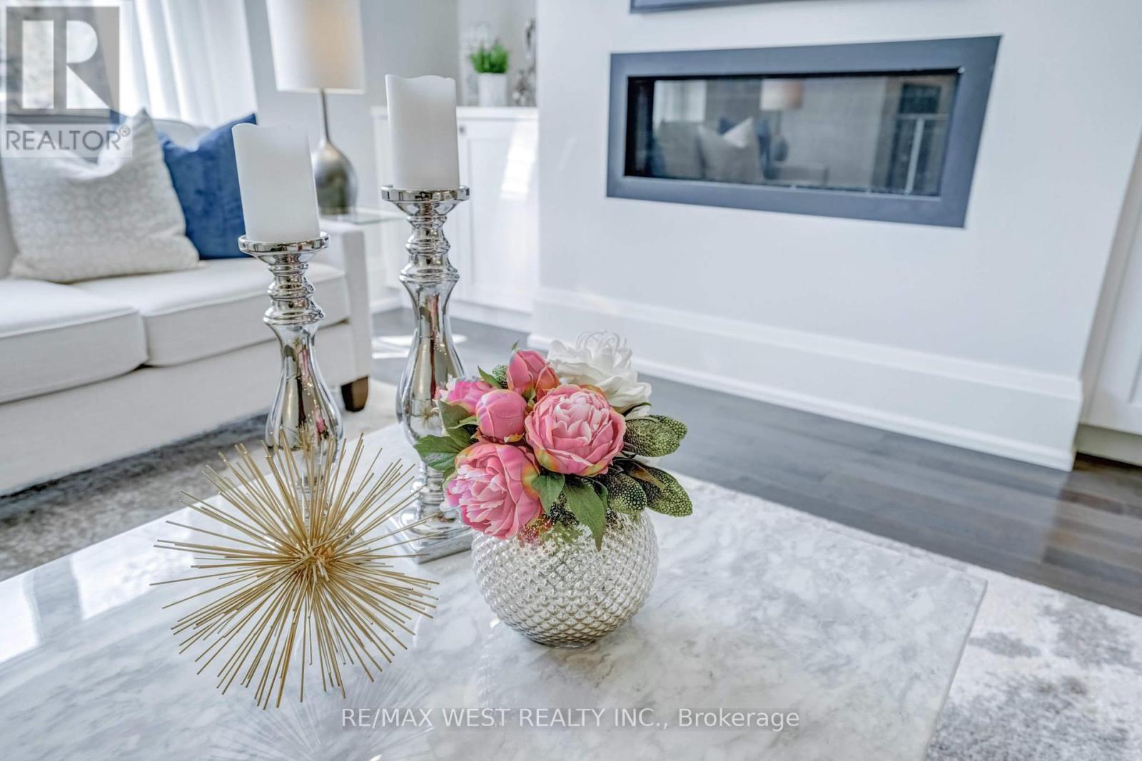 352b Lawrence Avenue W, Toronto (bedford Park-nortown), Ontario