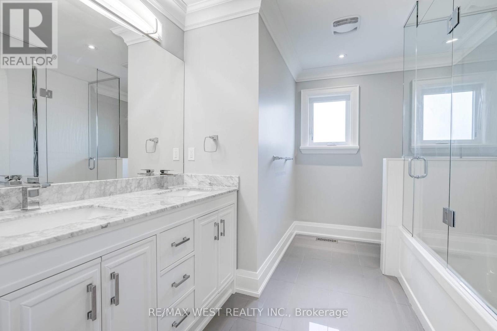 352b Lawrence Avenue W, Toronto (bedford Park-nortown), Ontario