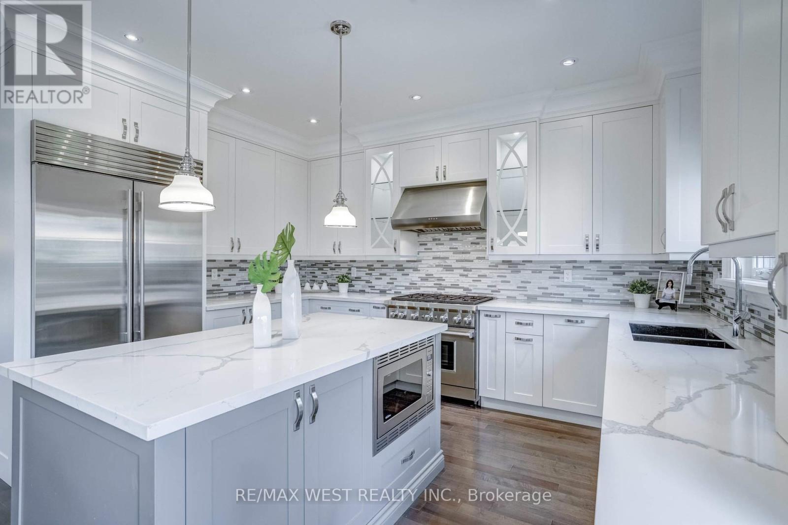 352b Lawrence Avenue W, Toronto (bedford Park-nortown), Ontario