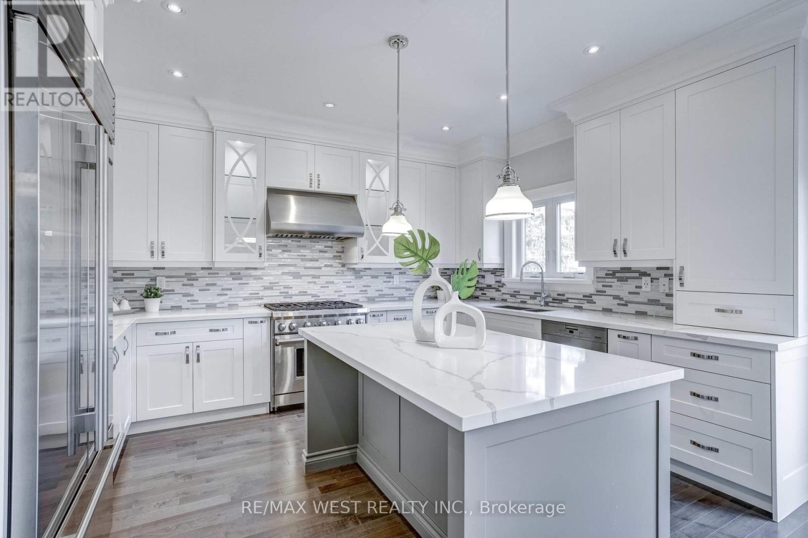 352b Lawrence Avenue W, Toronto (bedford Park-nortown), Ontario