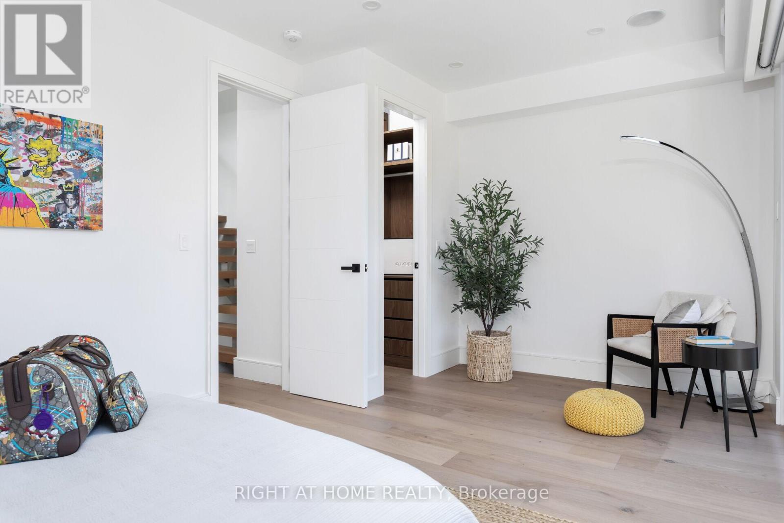 40 Sixth Street, Toronto (new Toronto), Ontario