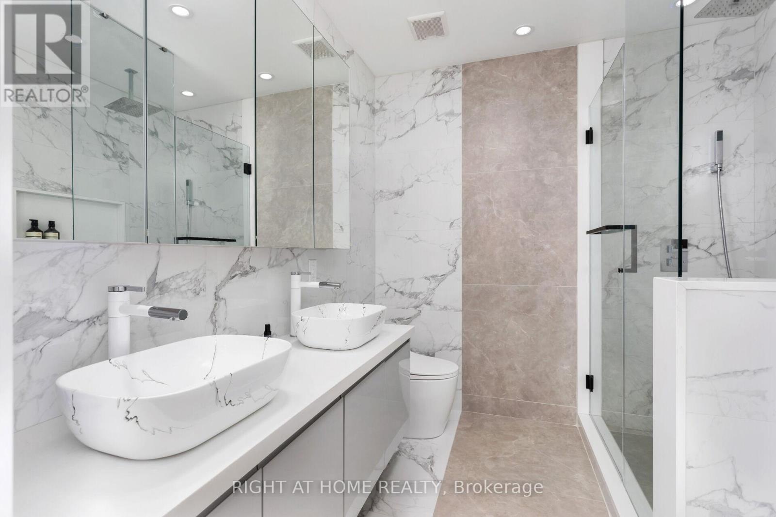 40 Sixth Street, Toronto (new Toronto), Ontario