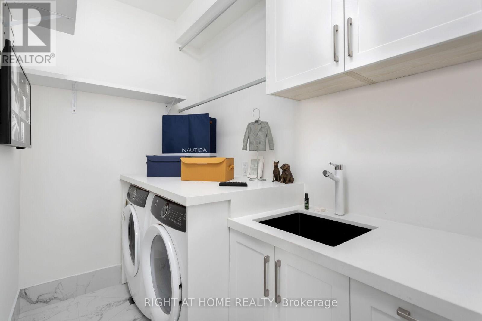 40 Sixth Street, Toronto (new Toronto), Ontario