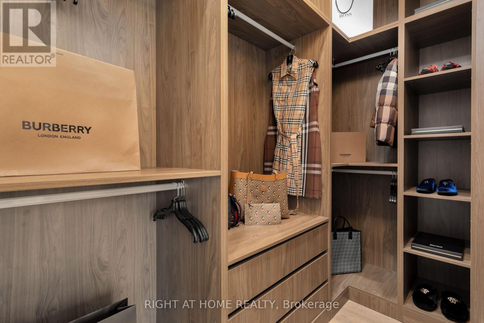 40 Sixth Street, Toronto (new Toronto), Ontario