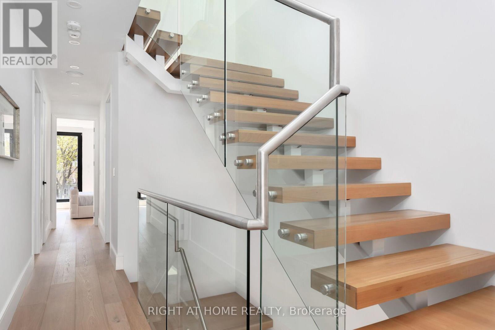 40 Sixth Street, Toronto (new Toronto), Ontario