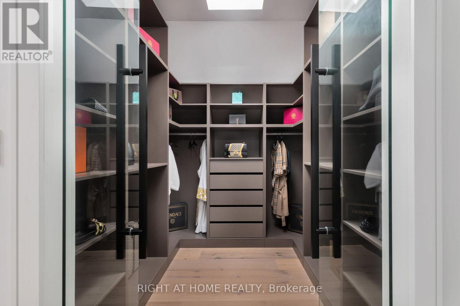 40 Sixth Street, Toronto (new Toronto), Ontario