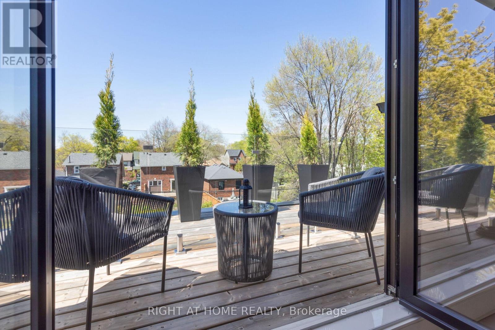 40 Sixth Street, Toronto (new Toronto), Ontario