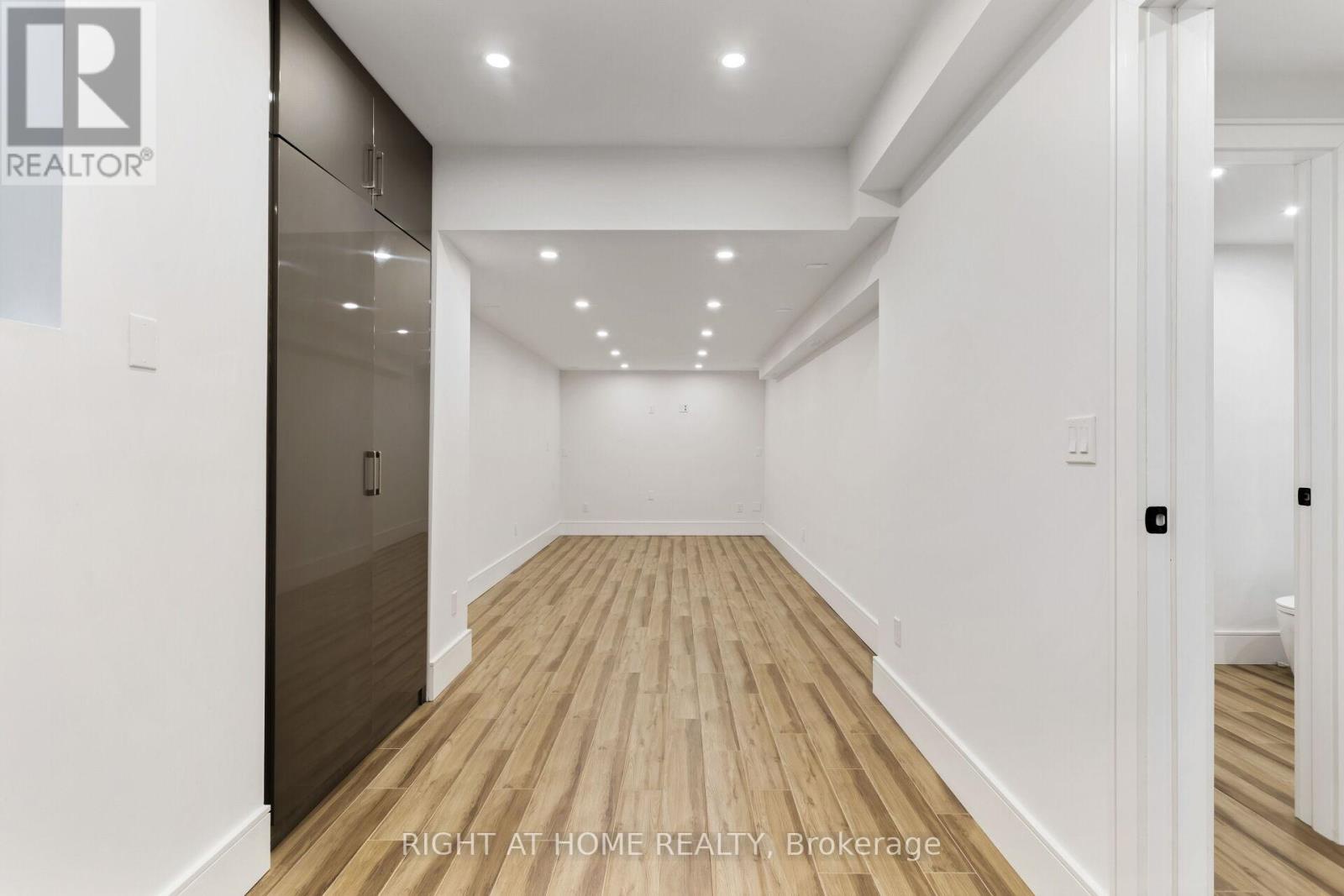 40 Sixth Street, Toronto (new Toronto), Ontario