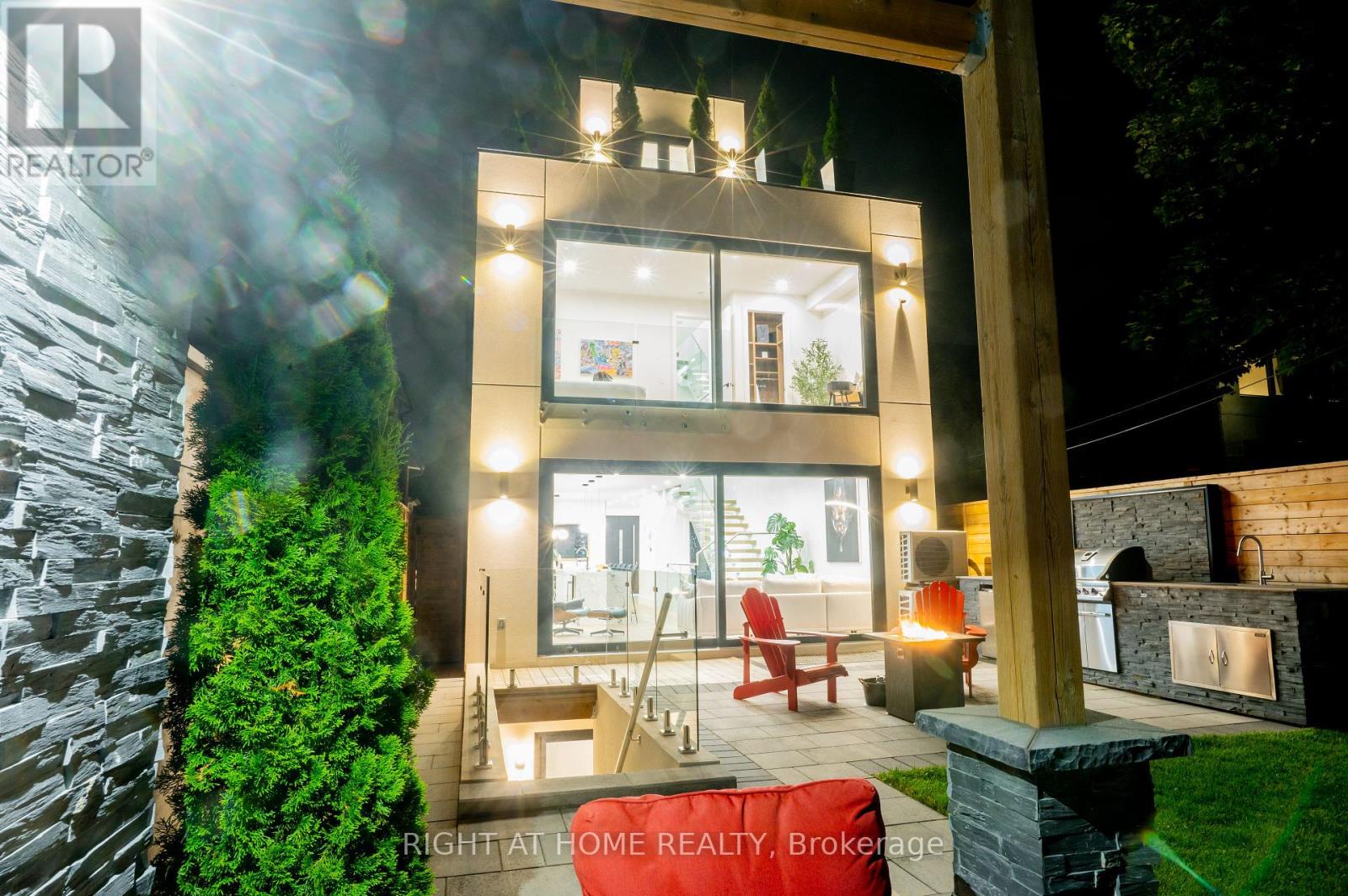 40 Sixth Street, Toronto (new Toronto), Ontario