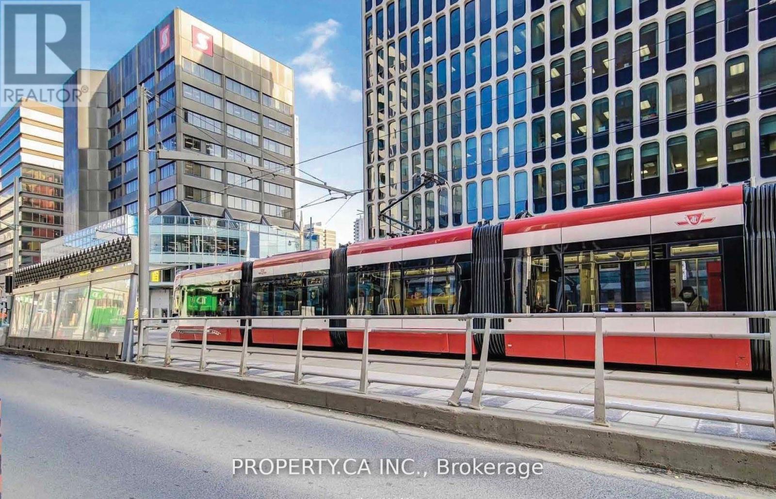 202 - 60 St Clair Avenue W, Toronto (yonge-st. Clair), Ontario