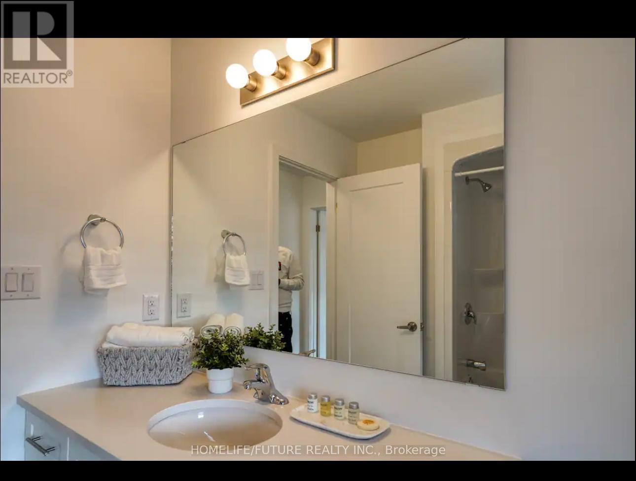 721 - 4263 Fourth Avenue, Niagara Falls (downtown), Ontario