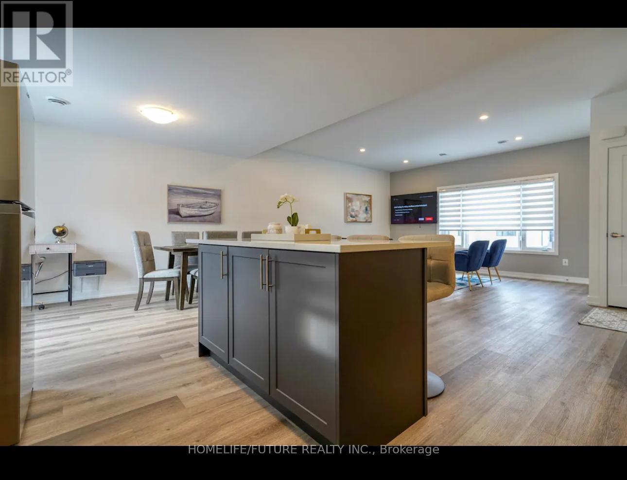 721 - 4263 Fourth Avenue, Niagara Falls (downtown), Ontario