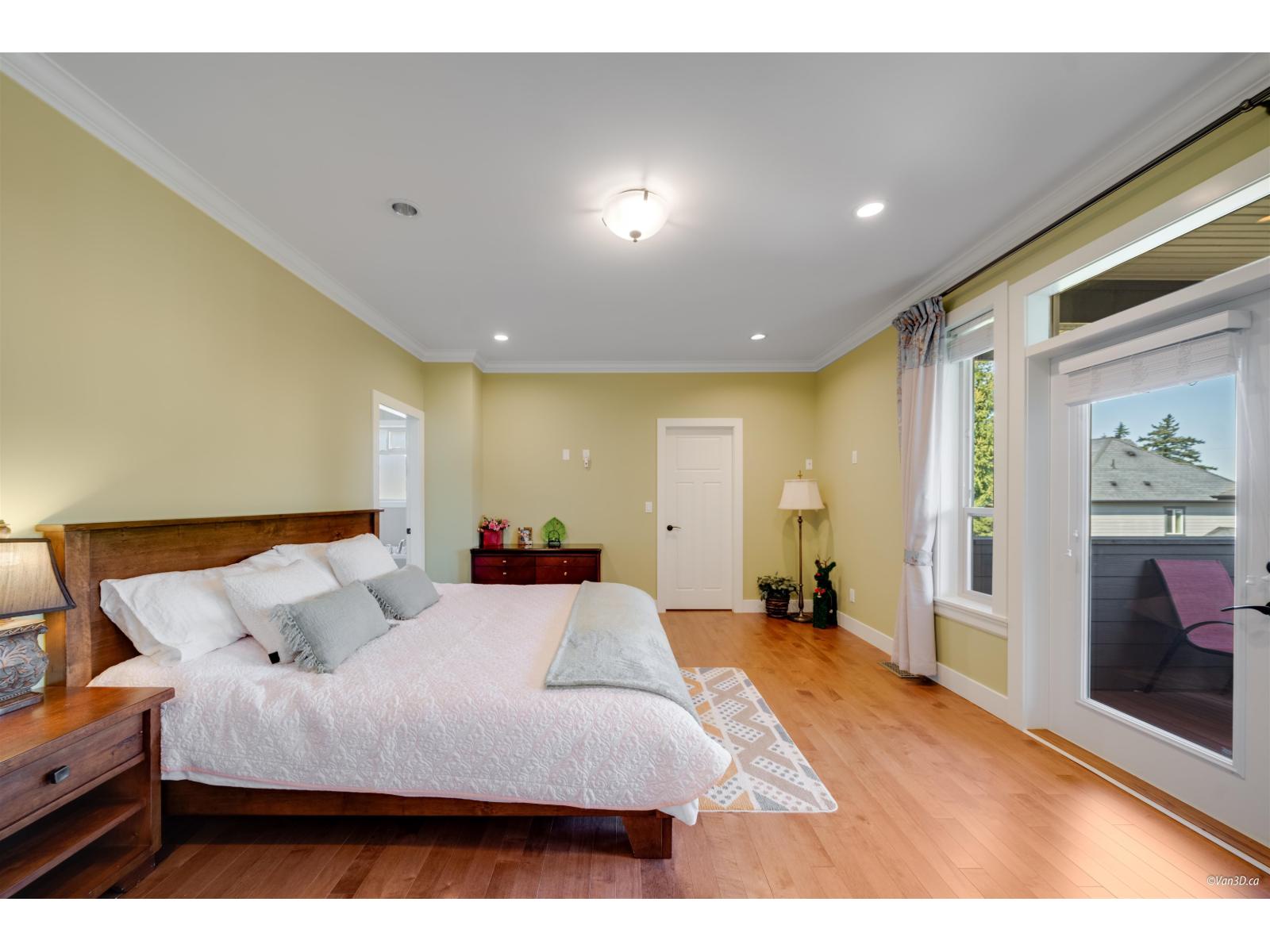 16147 27b Avenue, Surrey, British Columbia