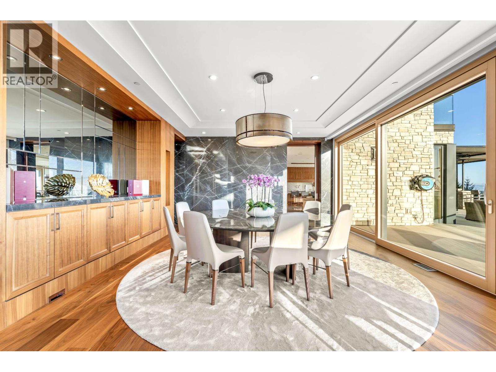 1036 Eyremount Drive, West Vancouver, British Columbia