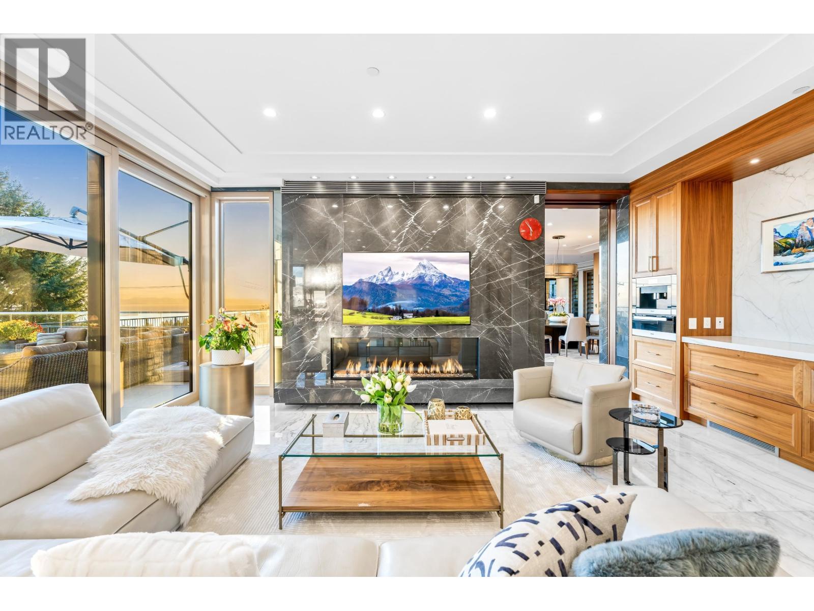 1036 Eyremount Drive, West Vancouver, British Columbia