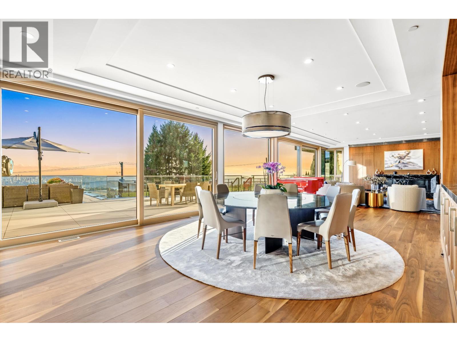 1036 Eyremount Drive, West Vancouver, British Columbia