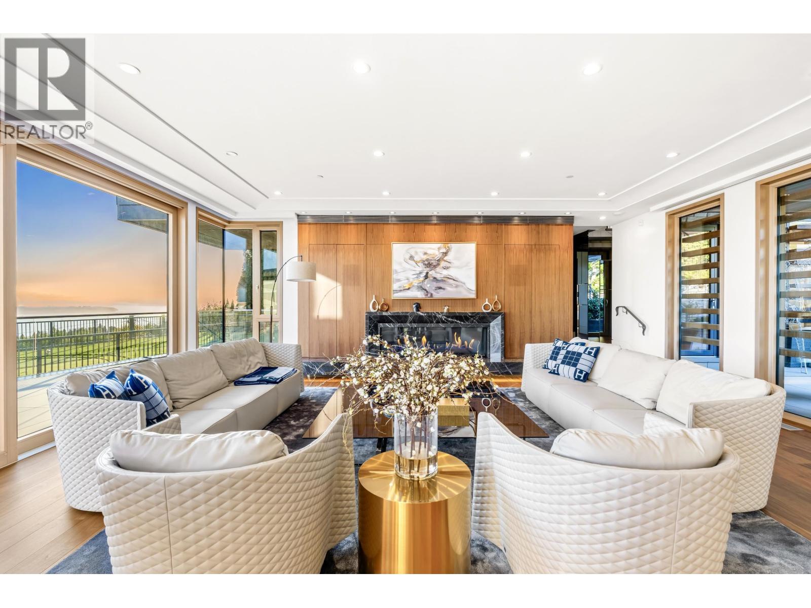 1036 Eyremount Drive, West Vancouver, British Columbia