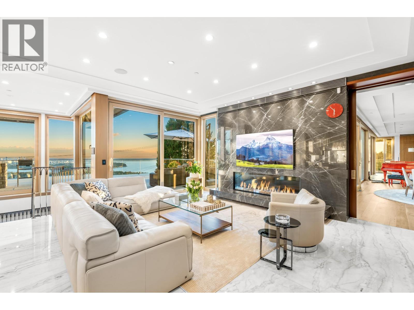 1036 Eyremount Drive, West Vancouver, British Columbia