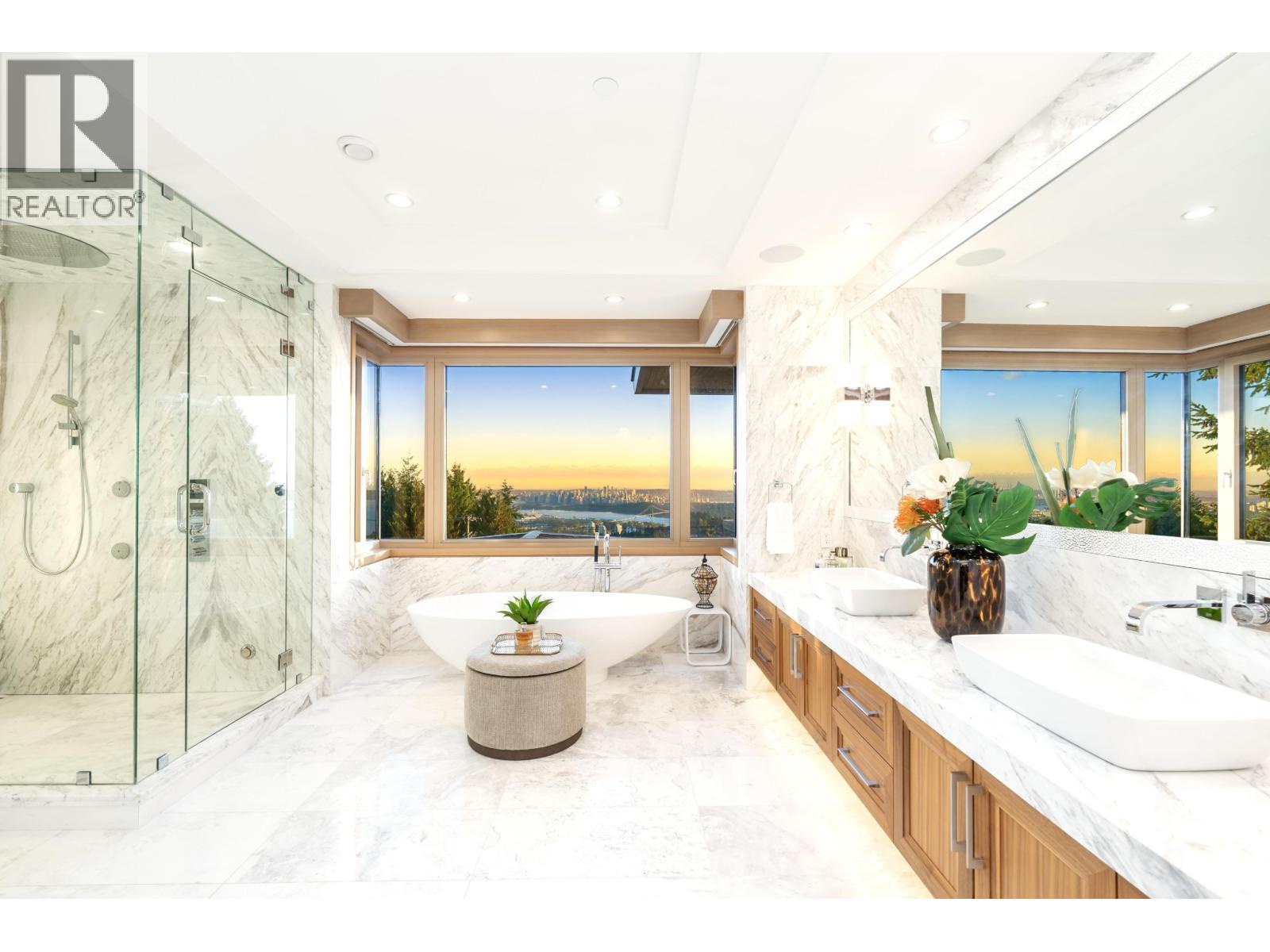 1036 Eyremount Drive, West Vancouver, British Columbia