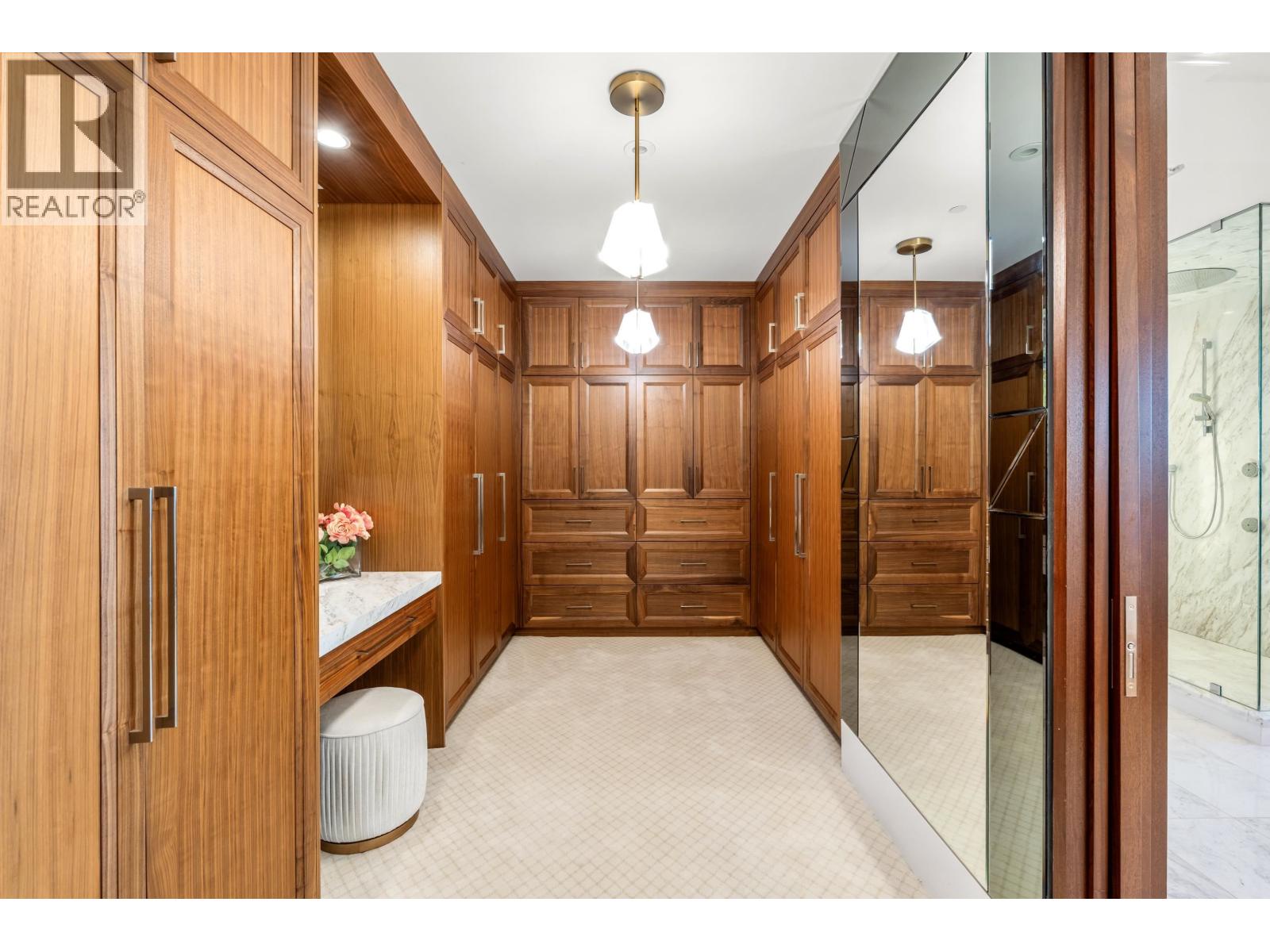 1036 Eyremount Drive, West Vancouver, British Columbia