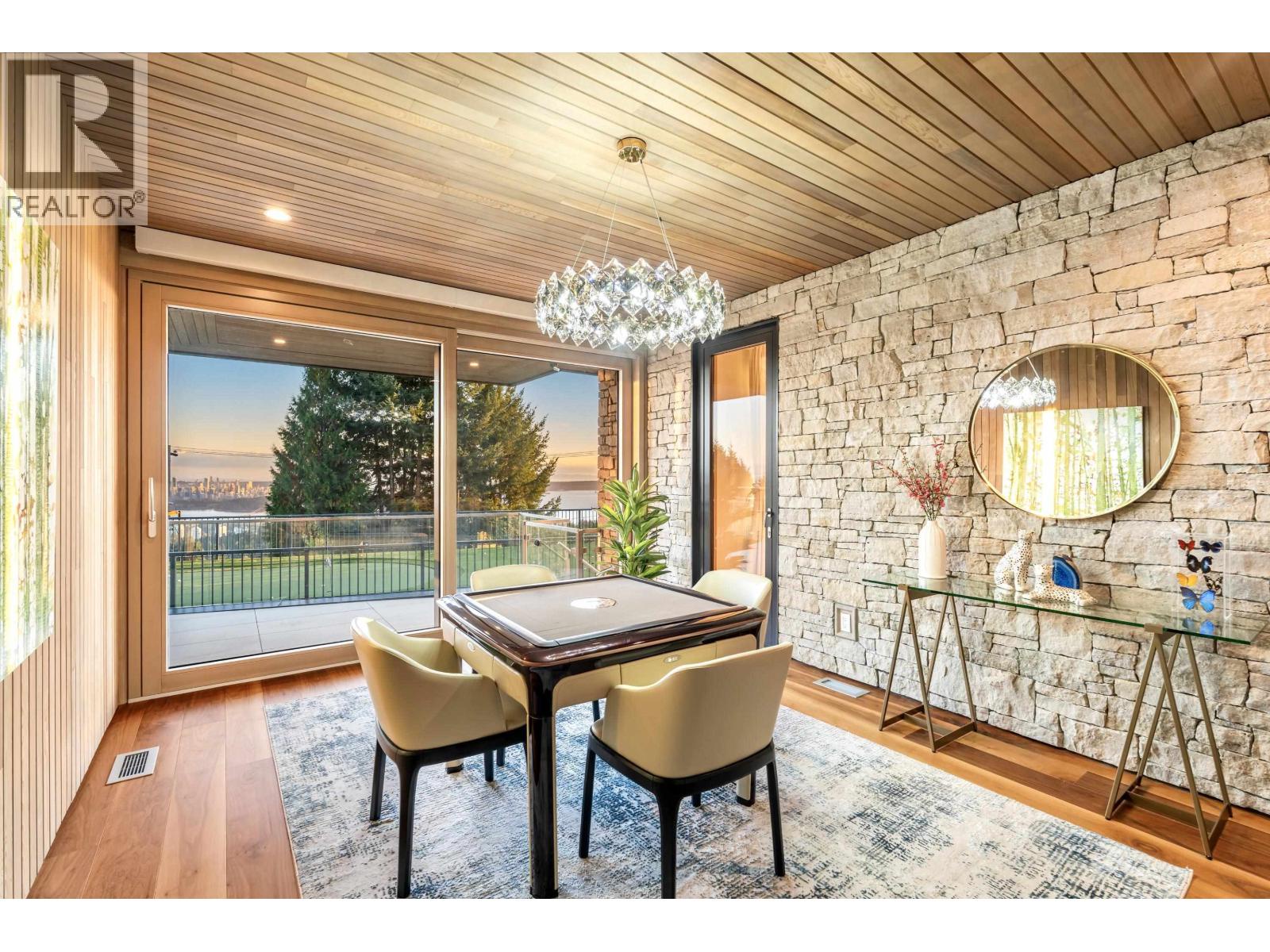 1036 Eyremount Drive, West Vancouver, British Columbia