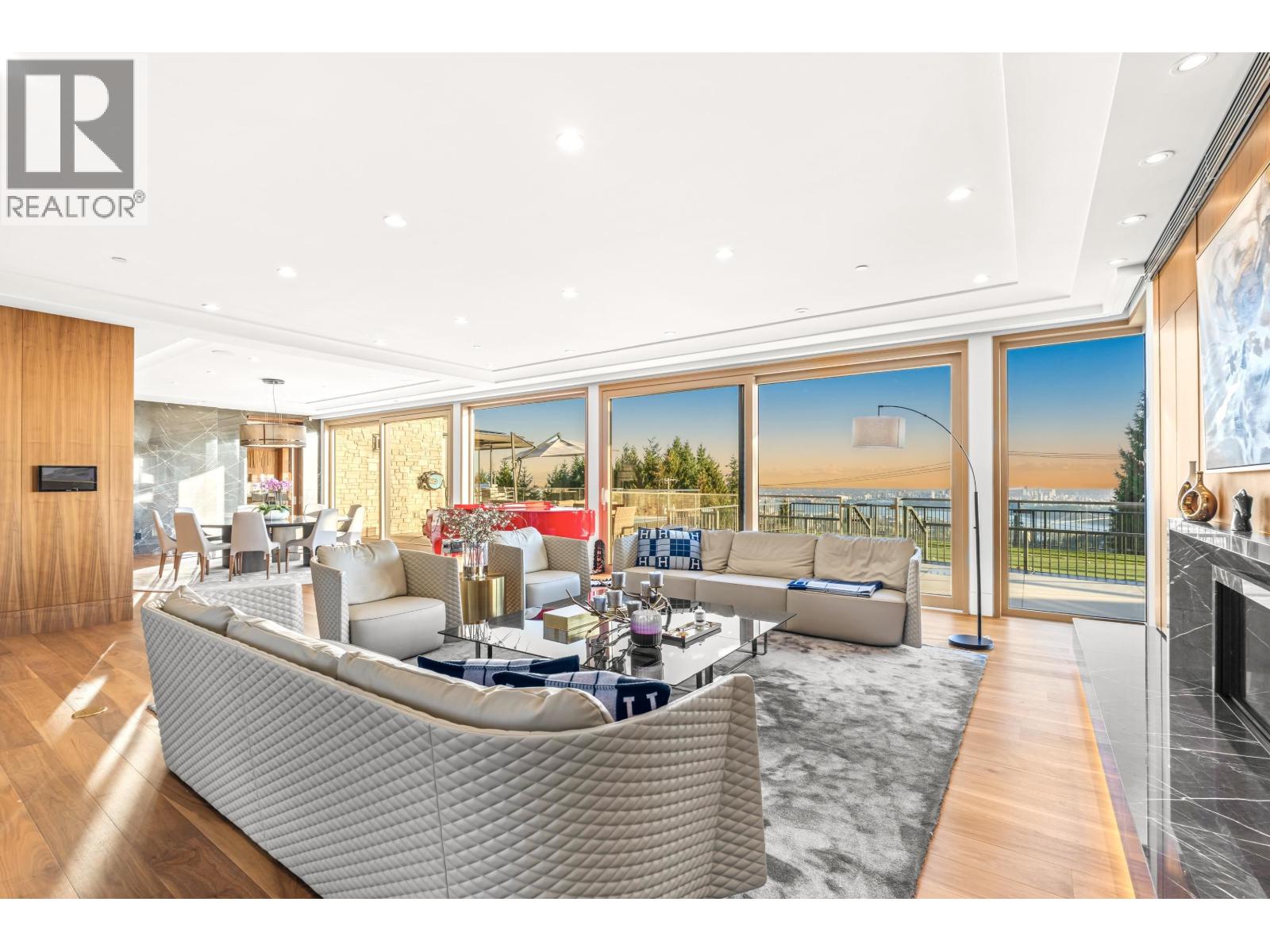 1036 Eyremount Drive, West Vancouver, British Columbia