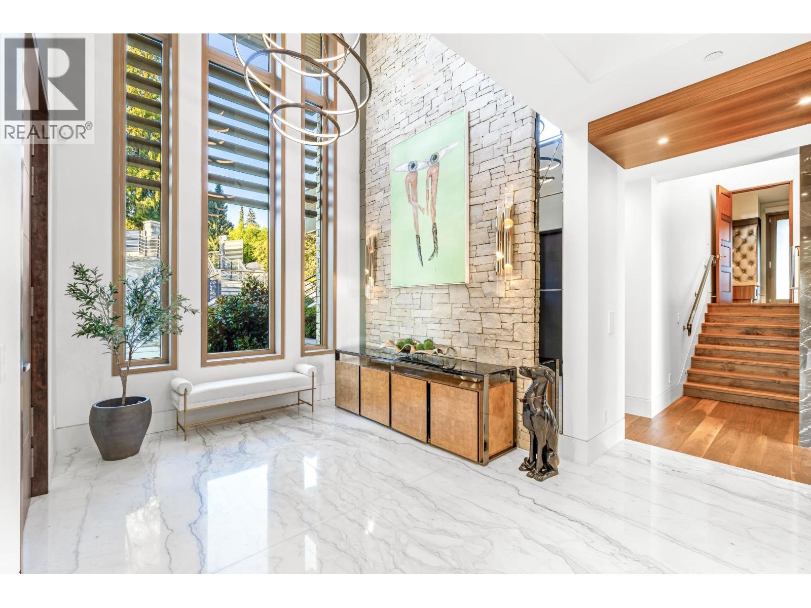 1036 Eyremount Drive, West Vancouver, British Columbia