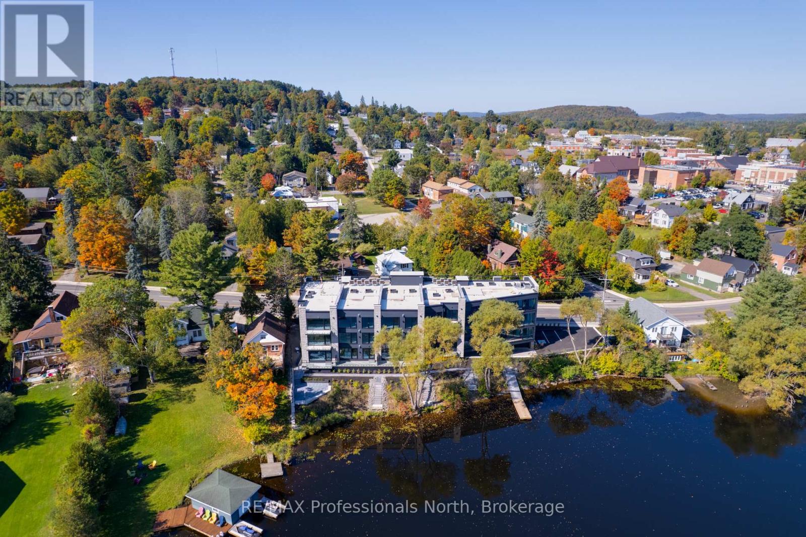 203 - 32 Brunel Road, Huntsville (chaffey), Ontario