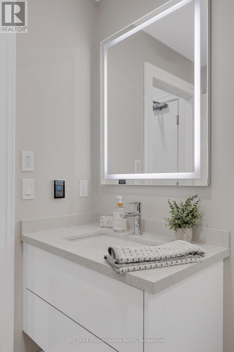 203 - 32 Brunel Road, Huntsville (chaffey), Ontario