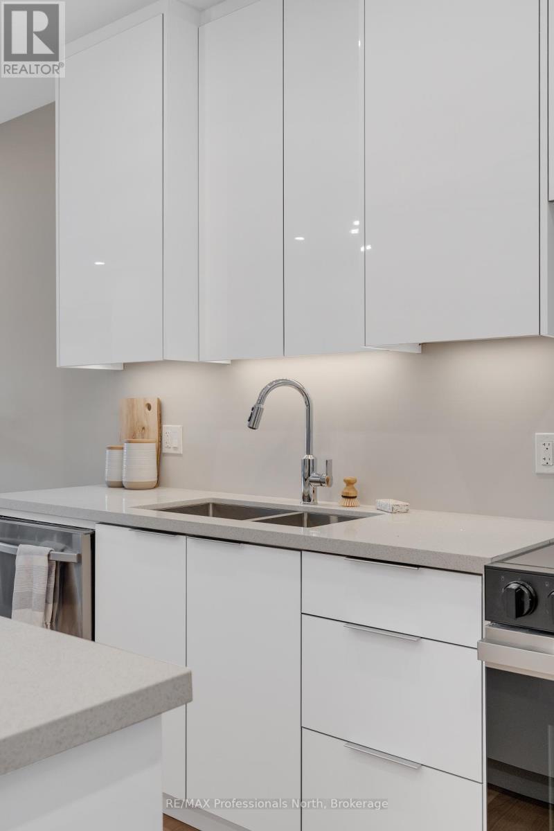 203 - 32 Brunel Road, Huntsville (chaffey), Ontario