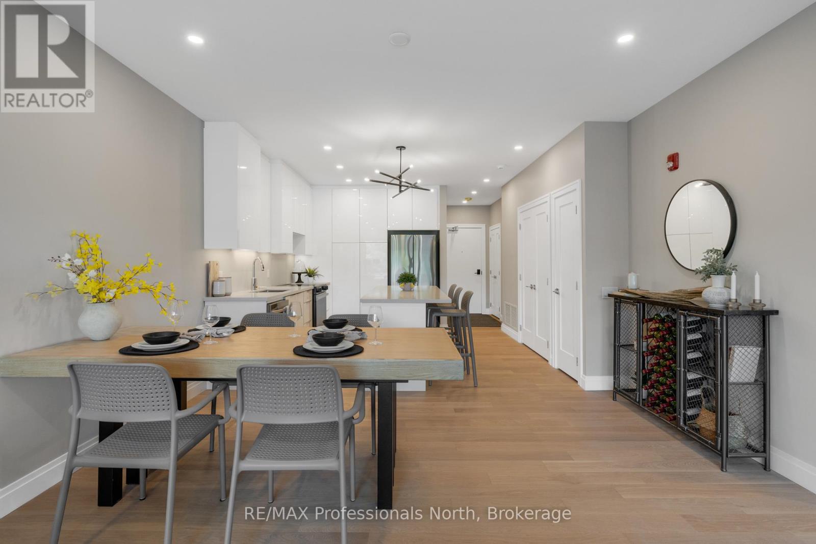 203 - 32 Brunel Road, Huntsville (chaffey), Ontario