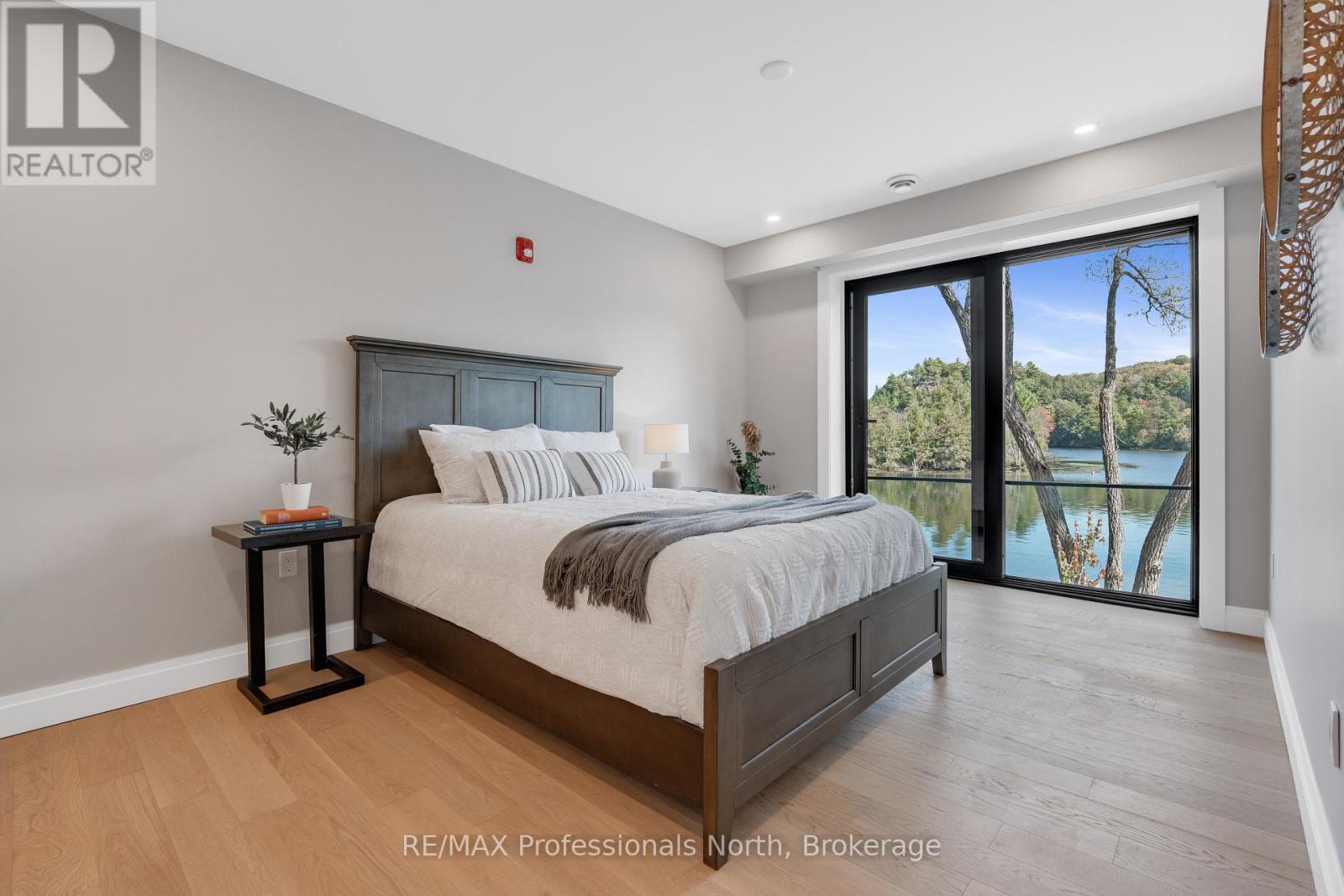 203 - 32 Brunel Road, Huntsville (chaffey), Ontario