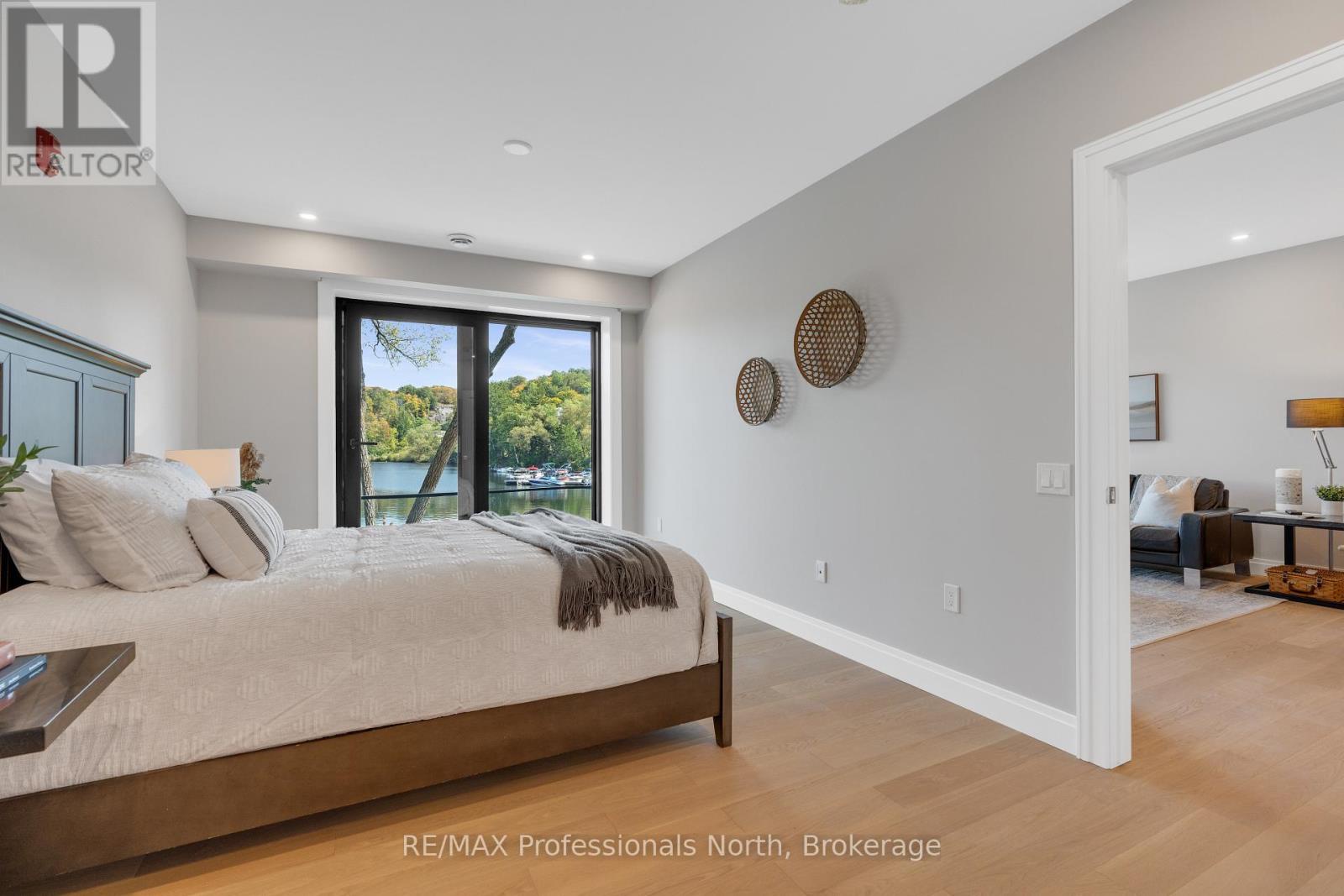 203 - 32 Brunel Road, Huntsville (chaffey), Ontario