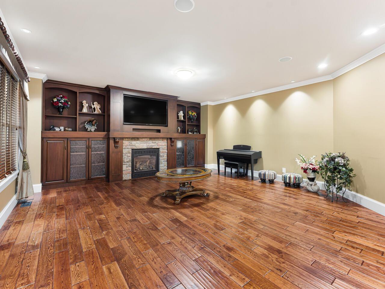 5218 219a Street, Langley, British Columbia