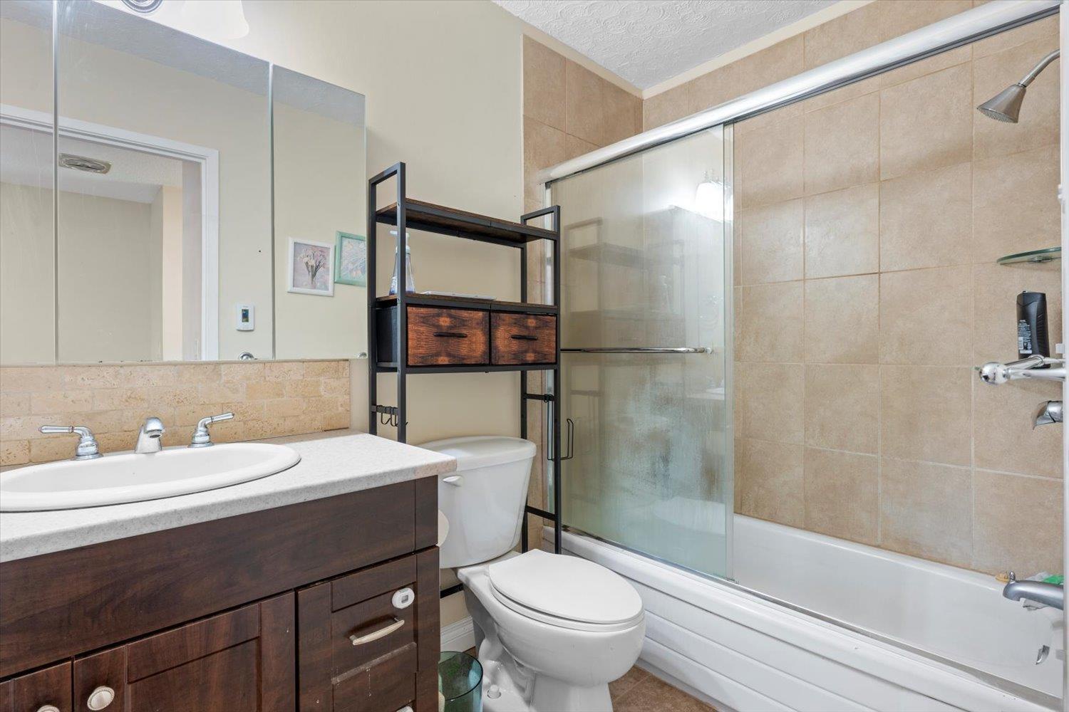 14 6609 138 Street, Surrey, British Columbia