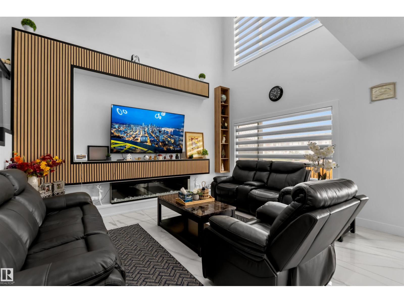 15518 13a Av Sw, Edmonton, Alberta